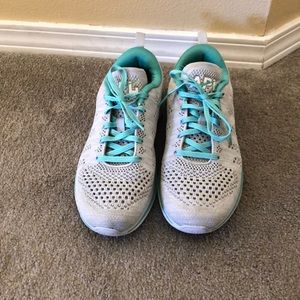 APL shoes